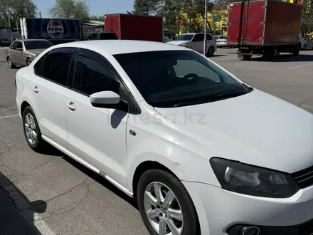 Volkswagen Polo 2013 года за 4 000 000 тг. в Алматы – фото 2