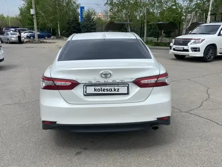 Toyota Camry 2019 года за 14 200 000 тг. в Алматы – фото 7