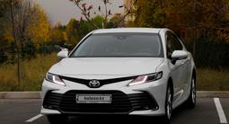 Toyota Camry 2023 года за 18 900 000 тг. в Алматы – фото 3