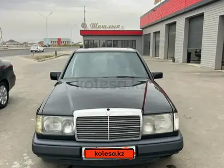 Mercedes-Benz E 230 1989 года за 1 500 000 тг. в Атырау – фото 4
