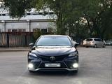 Toyota Camry 2023 года за 12 000 000 тг. в Алматы – фото 2
