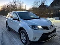 Toyota RAV4 2014 годаfor9 500 000 тг. в Астана