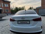 Hyundai Accent 2021 года за 7 400 000 тг. в Усть-Каменогорск – фото 4