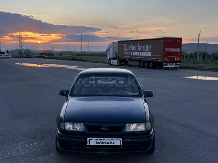 Opel Vectra 1995 года за 750 000 тг. в Актобе – фото 2