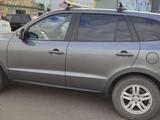 Hyundai Santa Fe 2011 года за 7 200 000 тг. в Уральск – фото 4