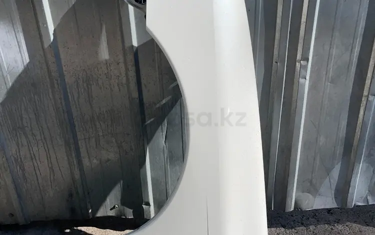 Боковые крылья Toyota Crown Majesta за 505 тг. в Алматы