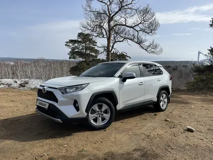 Toyota RAV4 2021 года за 14 900 000 тг. в Астана