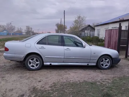 Mercedes-Benz E 200 1996 года за 2 600 000 тг. в Павлодар – фото 7