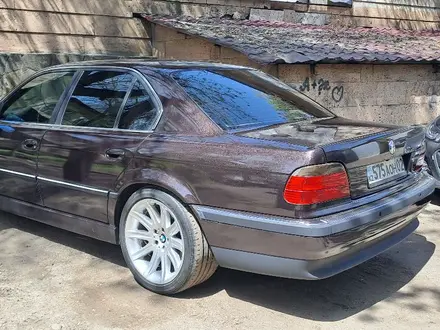 BMW 740 1995 года за 4 400 000 тг. в Алматы