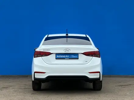 Hyundai Accent 2018 года за 7 590 000 тг. в Алматы – фото 4