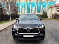 Toyota Highlander 2022 годаfor22 900 000 тг. в Астана