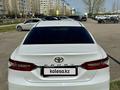 Toyota Camry 2018 годаүшін11 400 000 тг. в Усть-Каменогорск – фото 2