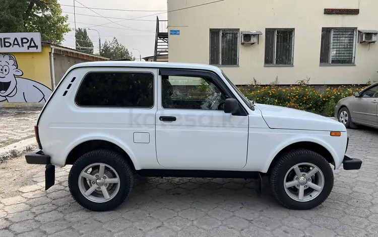 ВАЗ (Lada) Lada 2121 2016 годаүшін3 700 000 тг. в Тараз