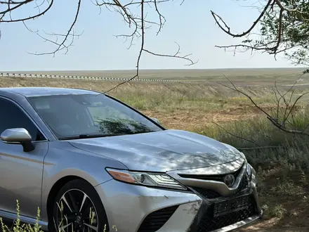 Toyota Camry 2019 года за 12 000 000 тг. в Атырау