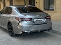 Toyota Camry 2019 года за 12 000 000 тг. в Атырау – фото 4