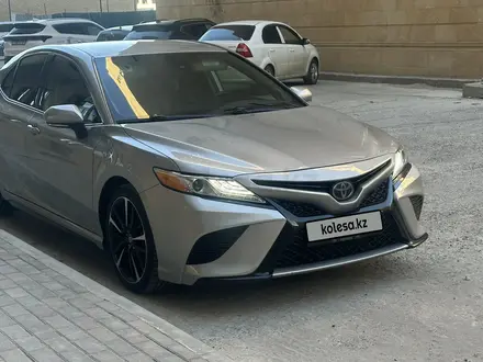 Toyota Camry 2019 года за 12 000 000 тг. в Атырау – фото 2