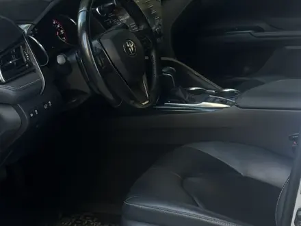 Toyota Camry 2019 года за 12 000 000 тг. в Атырау – фото 7