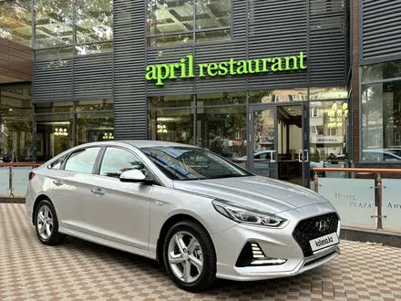 Hyundai Sonata 2021 года за 9 850 000 тг. в Шымкент