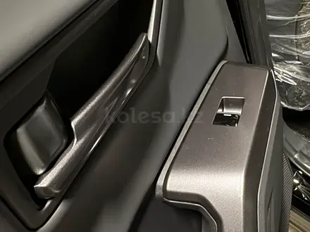 Toyota RAV4 Luxe+ 2026 года за 18 720 000 тг. в Алматы – фото 16