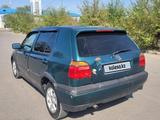 Volkswagen Golf 1995 года за 550 000 тг. в Алматы – фото 2