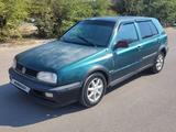Volkswagen Golf 1995 года за 550 000 тг. в Алматы