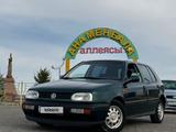 Volkswagen Golf 1995 годаүшін2 400 000 тг. в Сарыагаш