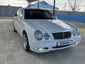 Mercedes-Benz E 320 2000 годаfor4 600 000 тг. в Жетыбай – фото 2