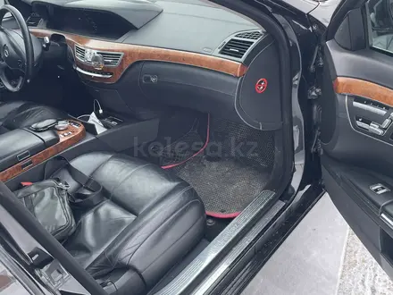 Mercedes-Benz S 500 2005 года за 7 000 000 тг. в Атырау – фото 9