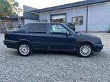Volkswagen Vento 1993 года за 550 000 тг. в Алматы – фото 2