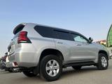 Toyota Land Cruiser Prado 2022 года за 26 800 000 тг. в Актобе – фото 4