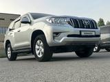 Toyota Land Cruiser Prado 2022 года за 26 800 000 тг. в Актобе