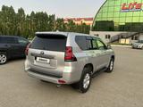 Toyota Land Cruiser Prado 2022 года за 26 800 000 тг. в Актобе – фото 3