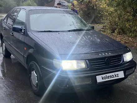 Volkswagen Passat 1995 года за 1 400 000 тг. в Талдыкорган – фото 2