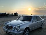 Mercedes-Benz E 320 1997 года за 3 000 000 тг. в Жанаозен