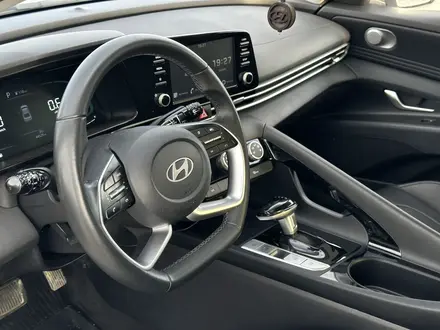 Hyundai Elantra 2024 года за 9 500 000 тг. в Атырау – фото 13