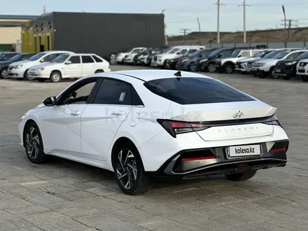Hyundai Elantra 2024 года за 9 500 000 тг. в Атырау – фото 3