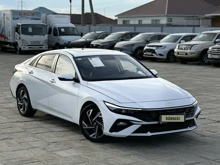 Hyundai Elantra 2024 года за 9 500 000 тг. в Атырау – фото 2