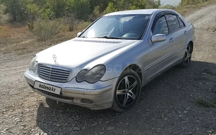 Mercedes-Benz C 200 2001 годаfor2 700 000 тг. в Жезказган