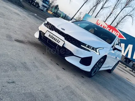 Kia K5 2021 года за 13 500 000 тг. в Алматы – фото 4