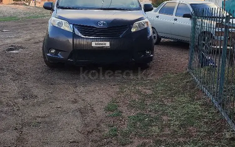 Toyota Sienna 2014 годаүшін9 000 000 тг. в Уральск