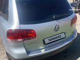 Volkswagen Touareg 2006 годаfor5 400 000 тг. в Караганда – фото 5