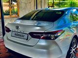 Toyota Camry 2023 года за 23 000 000 тг. в Атырау