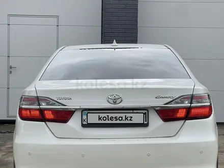 Toyota Camry 2015 года за 11 900 000 тг. в Астана – фото 5