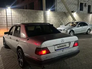 Mercedes-Benz E 280