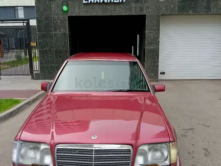 Mercedes-Benz E 220 1992 года за 1 200 000 тг. в Астана