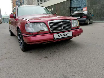 Mercedes-Benz E 220 1992 года за 1 200 000 тг. в Астана – фото 3