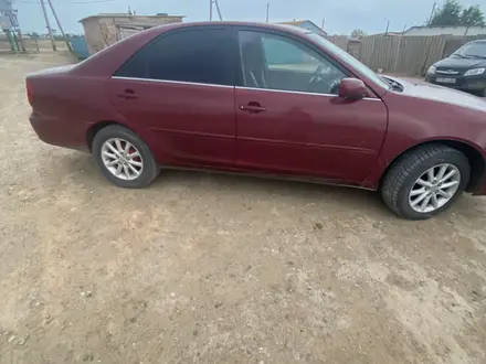 Toyota Camry 2003 года за 4 500 000 тг. в Атырау – фото 4
