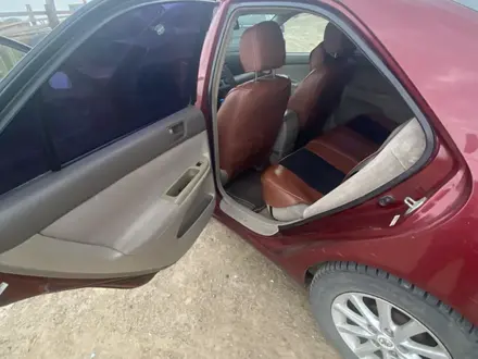 Toyota Camry 2003 года за 4 500 000 тг. в Атырау – фото 2
