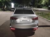Hyundai Accent 2021 года за 6 100 000 тг. в Караганда – фото 3