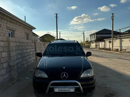 Mercedes-Benz ML 320 2000 года за 3 200 000 тг. в Жанаозен – фото 2